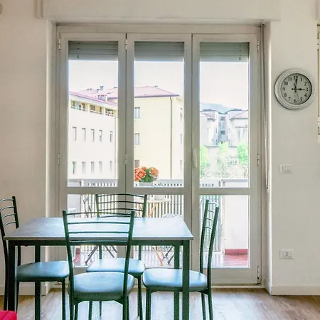 Apartament Joivy Superb Flat With Balcony