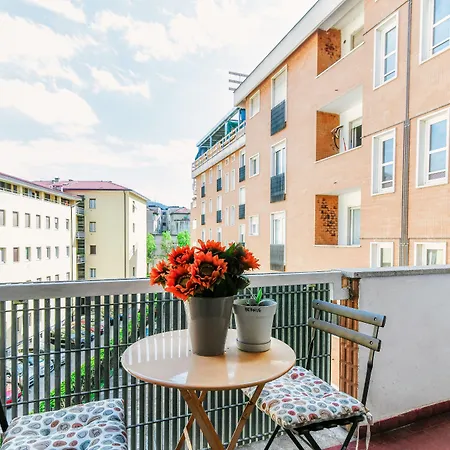 Apartament Joivy Superb Flat With Balcony